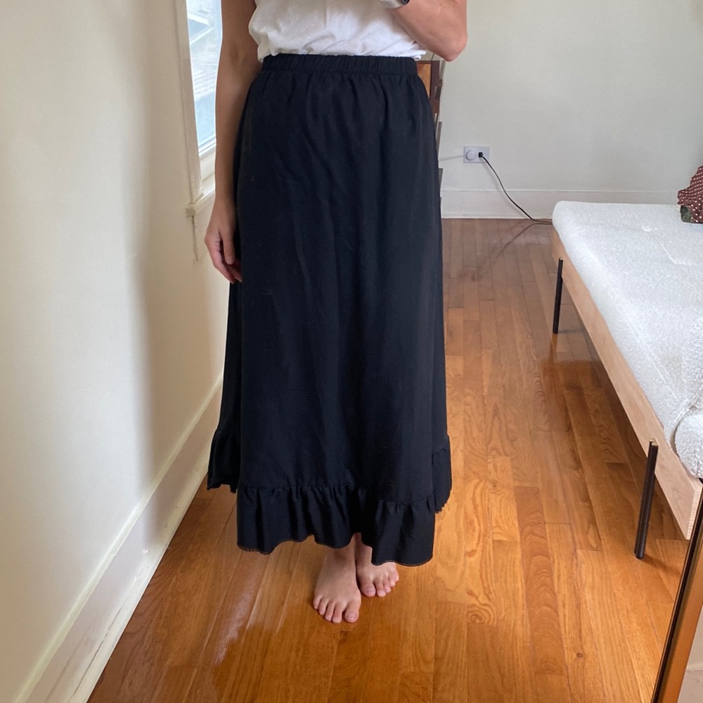 Like new Hackwith Design House ruffle a-line skirt